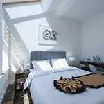 Klifowa 7 *